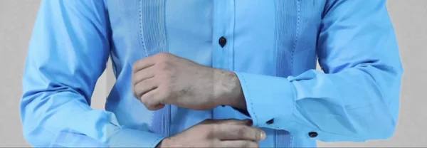 Detalle de confección de una camisa CALPO